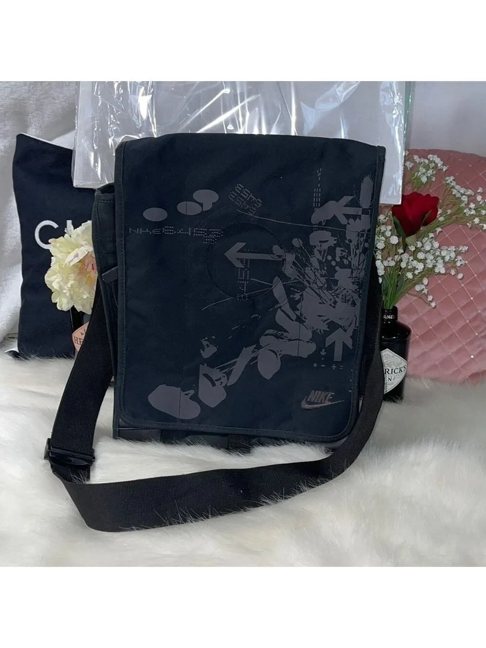 NIKE MESSENGER BAG BLACK COMPUTER BAG OVERNIGHT CROSSBODY SHOULDER ATTACHÉ BAG